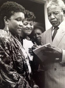 madiba-signing-notebook